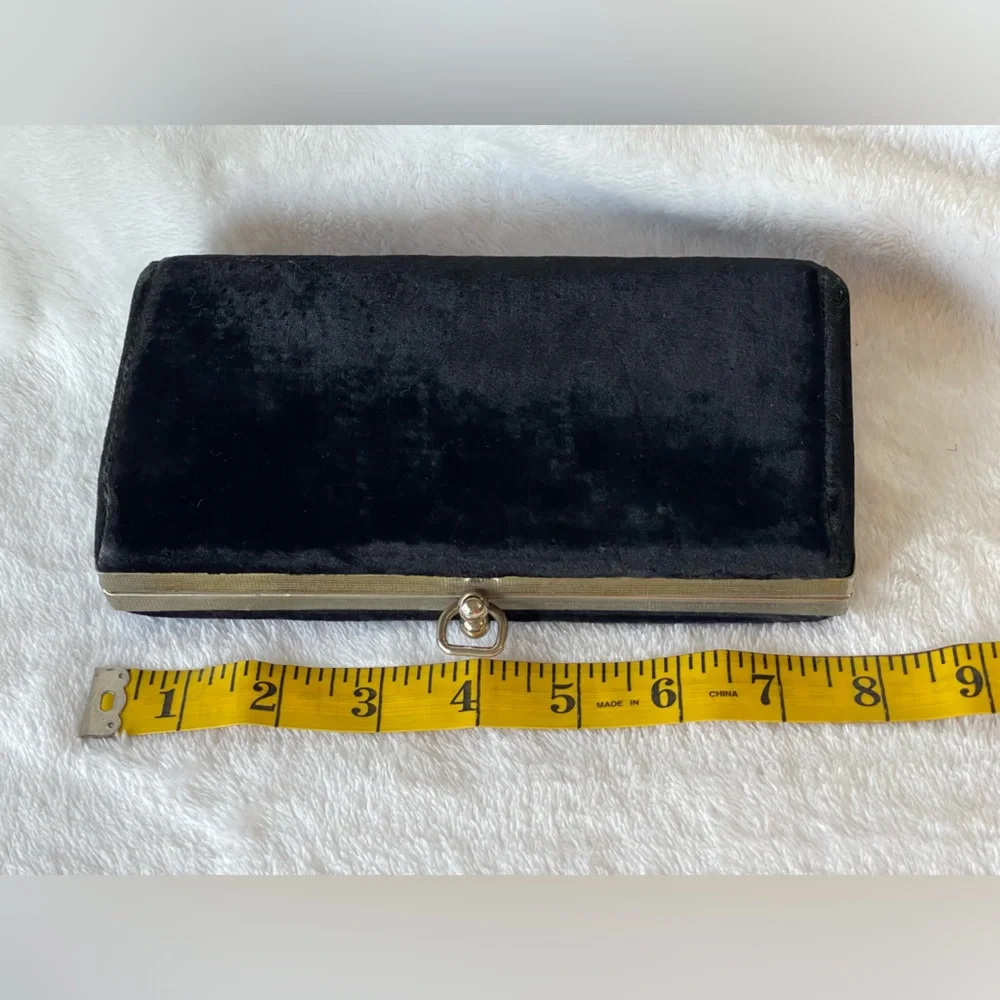 Amazing vintage Velvet 1950s clutch purse wallet black with gold metal